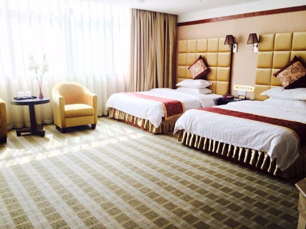 Airport Liwan Hotel Гуанчжоу Экстерьер фото