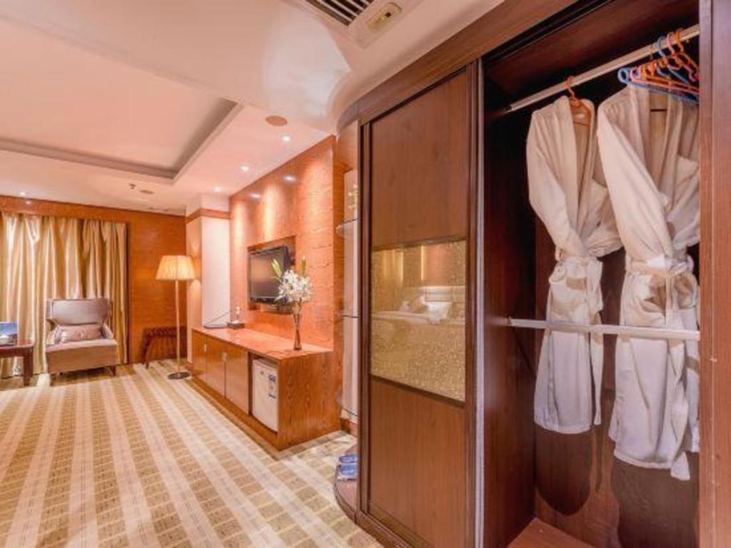 Airport Liwan Hotel Гуанчжоу Экстерьер фото